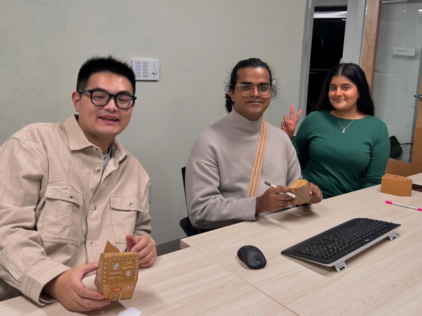 Thank you to everyone who came to our substance-free event and made gingerbread houses with us! Visit wellness.upenn.edu to learn more about our SUPER program and resources. 🌵❤️